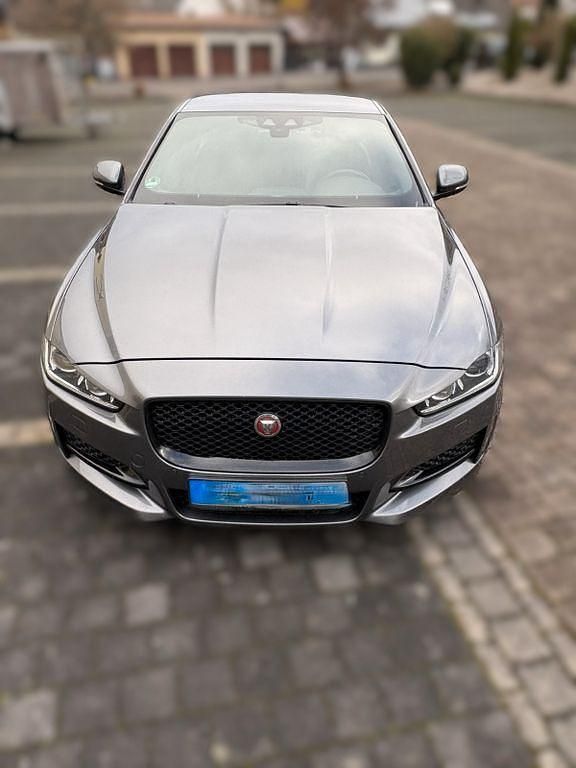 Grau Gebraucht 2019 Jaguar XE R-Sport Limousine | 15.999 € (Superpreis) - Bild 1/4