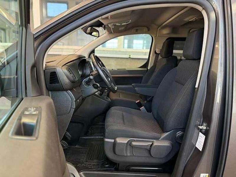 Gebraucht Toyota Proace Verso 221 PS (162 kW) 2018 Grau Kombi