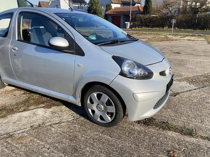 Gebraucht 2009 Toyota Aygo Kleinwagen | 3.200 € (Etwas zu teuer) - Bild 1/4