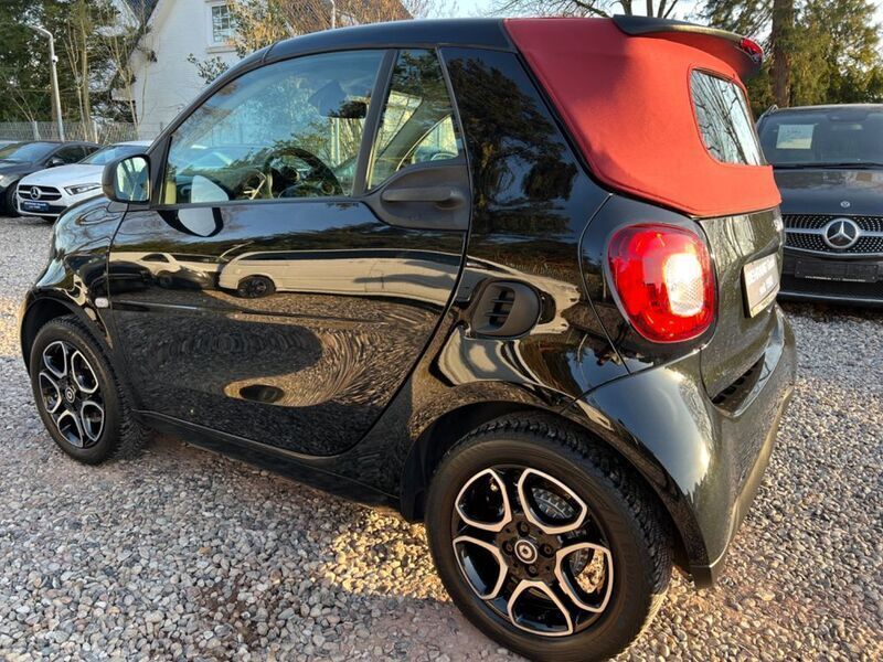 Gebraucht Smart ForTwo Cabrio Passion 90 PS (66 kW) 2018 Tridion sicherheitszelle in bl Cabrio
