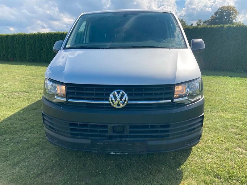 Gebraucht VW Transporter 102 PS (75 kW) 2019 Silber Van