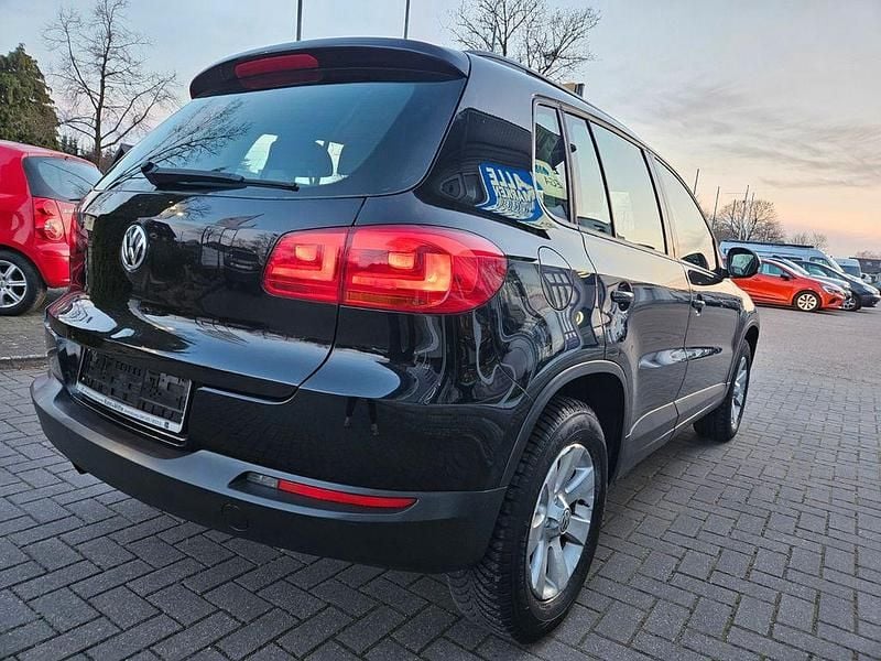 Gebraucht VW Tiguan Trendline 122 PS (89 kW) 2012 Schwarz SUV