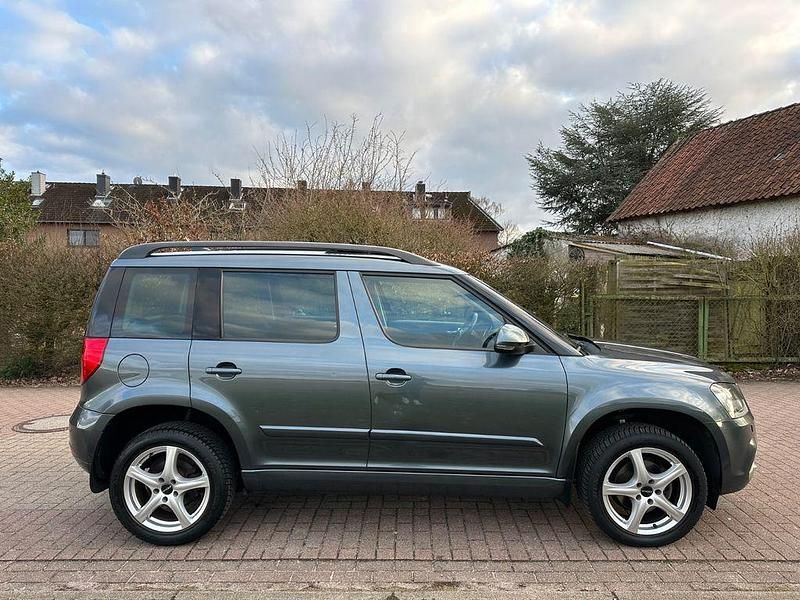 Gebraucht Skoda Yeti Style 150 PS (110 kW) 2015 Grau SUV