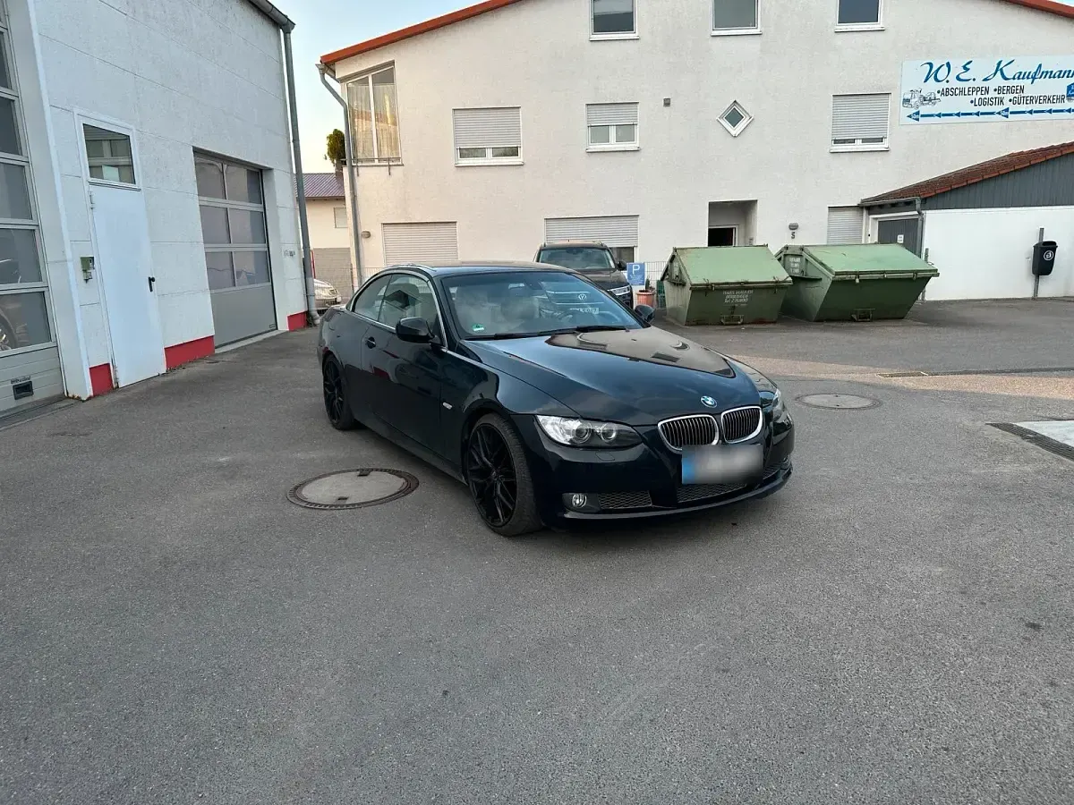 Gebraucht BMW 335 Cabriolet 306 PS (225 kW) 2009 Schwarz Cabrio
