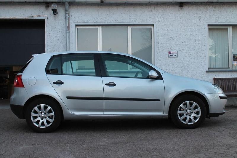 Gebraucht VW Golf V Trendline 75 PS (55 kW) 2004 Silber Kleinwagen