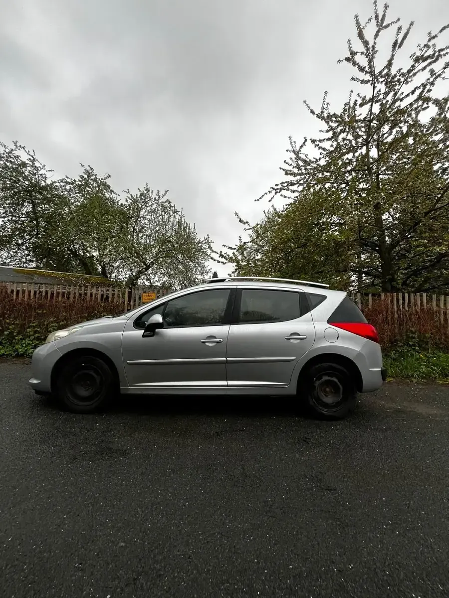Gebraucht Peugeot 207 120 PS (88 kW) 2010 Silber Kombi