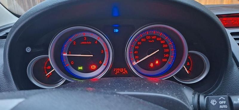 Gebraucht Mazda 6 Comfort 140 PS (102 kW) 2008 Rot Kombi