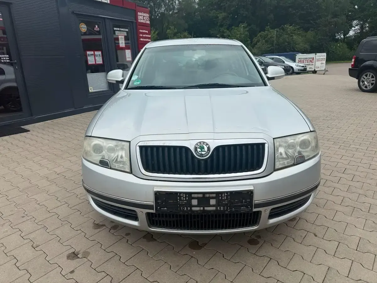Gebraucht Skoda Superb LAURIN & KLEMENT 140 PS (102 kW) 2007 Silber Limousine
