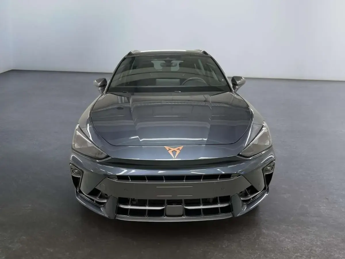 Neu Cupra Leon VZ 333 PS (244 kW) 2025 S7  magnetich tech met. Kombi