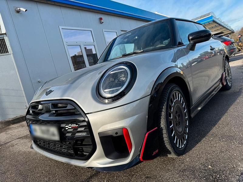 Neu Mini John Cooper Works 231 PS (169 kW) 2025 Silber Kleinwagen