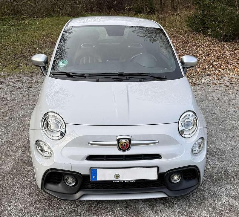 Grau Gebraucht 2021 Abarth 595 Turismo Kleinwagen | 19.500 € (Guter Preis) - Bild 1/4