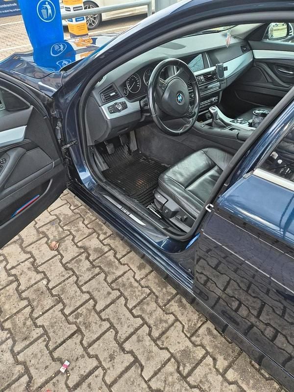 Gebraucht BMW 520 183 PS (134 kW) 2010 Blau Kombi
