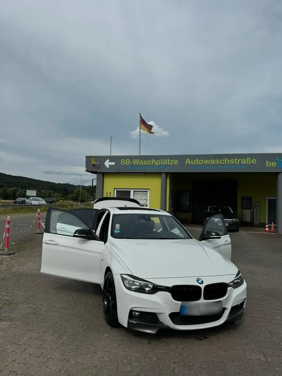 Gebraucht BMW 330 258 PS (189 kW) 2016 Weiß Limousine