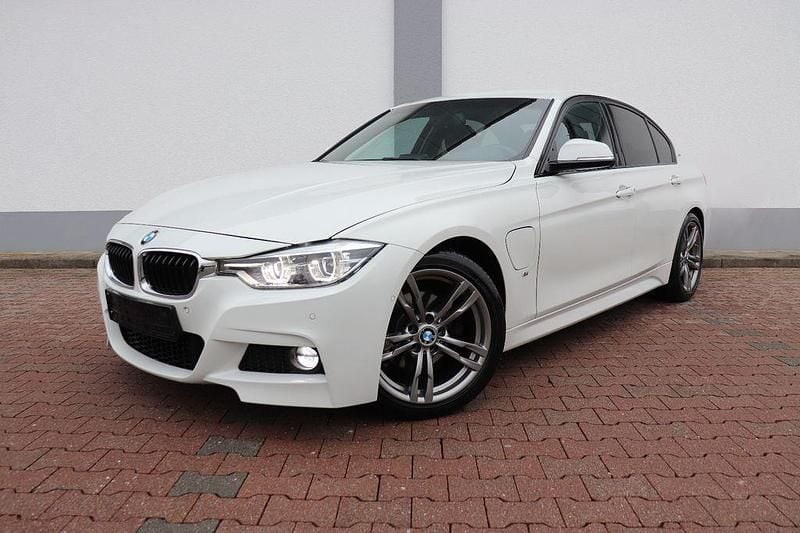 Gebraucht BMW 330e Performance 252 PS (185 kW) 2018 Weiß Limousine