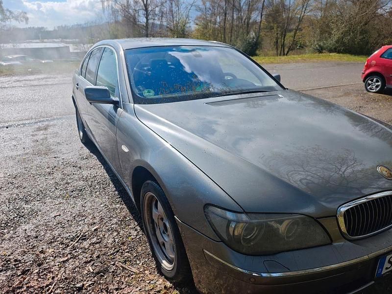 Gebraucht BMW 730 231 PS (169 kW) 2007 Grau Limousine