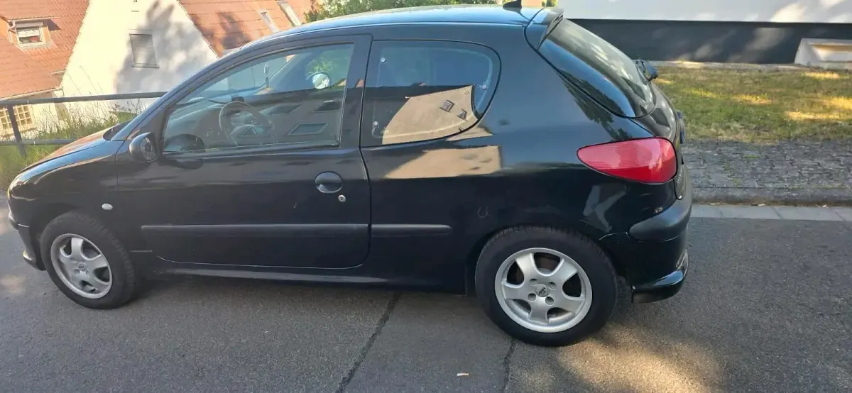 Gebraucht Peugeot 206 75 PS (55 kW) 2002 Schwarz