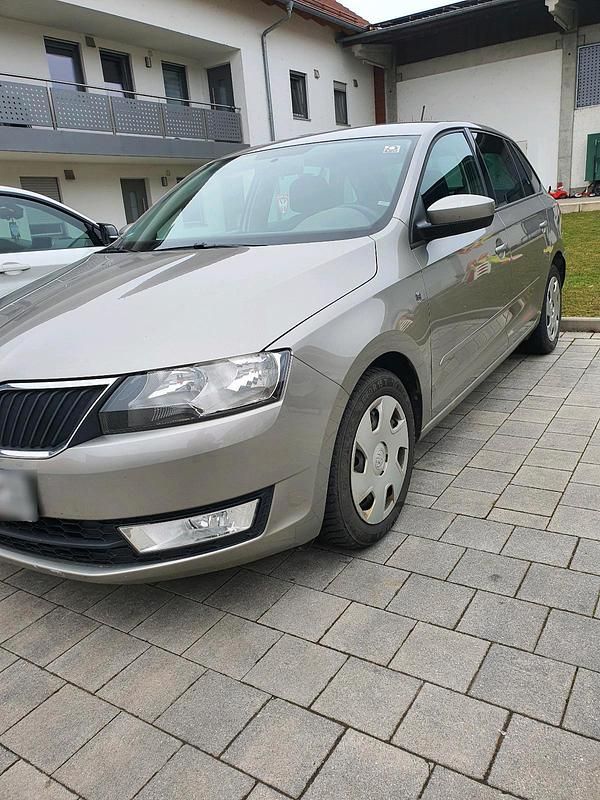 Gebraucht Skoda Rapid 105 PS (77 kW) 2014 Gold Kleinwagen