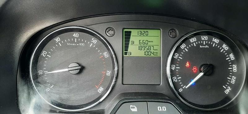 Gebraucht Skoda Fabia Comfort 60 PS (44 kW) 2012 Grau Limousine