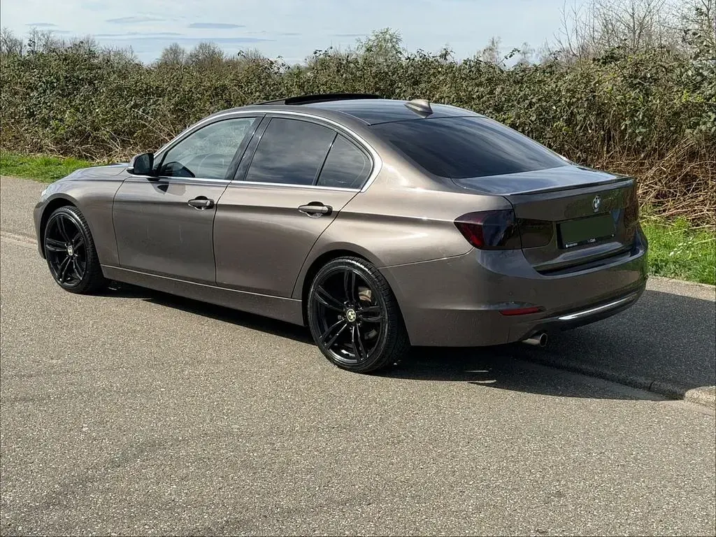 Gebraucht BMW 318 Luxury Line 143 PS (105 kW) 2013 Limousine