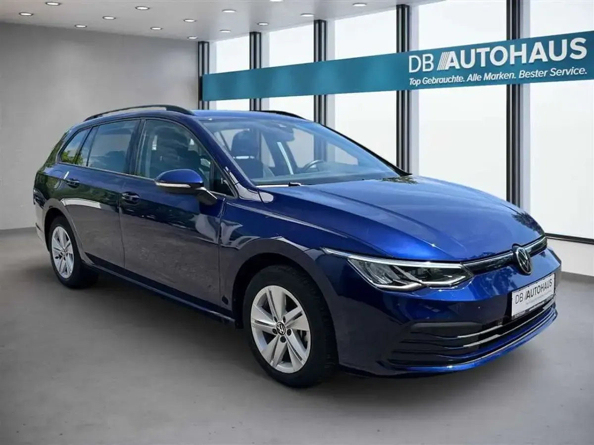 Gebraucht VW Golf VIII Life 116 PS (85 kW) 2024 Blau Kombi