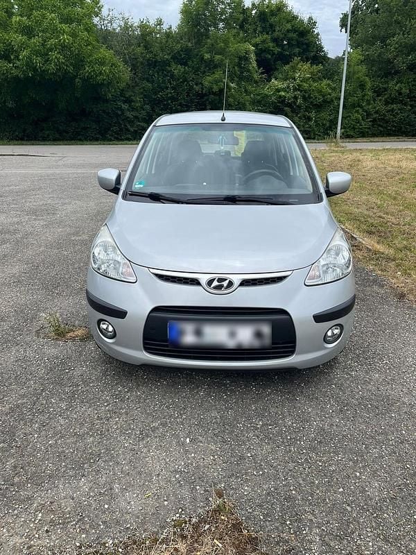 Gebraucht Hyundai i10 67 PS (49 kW) 2009 Silber Kleinwagen
