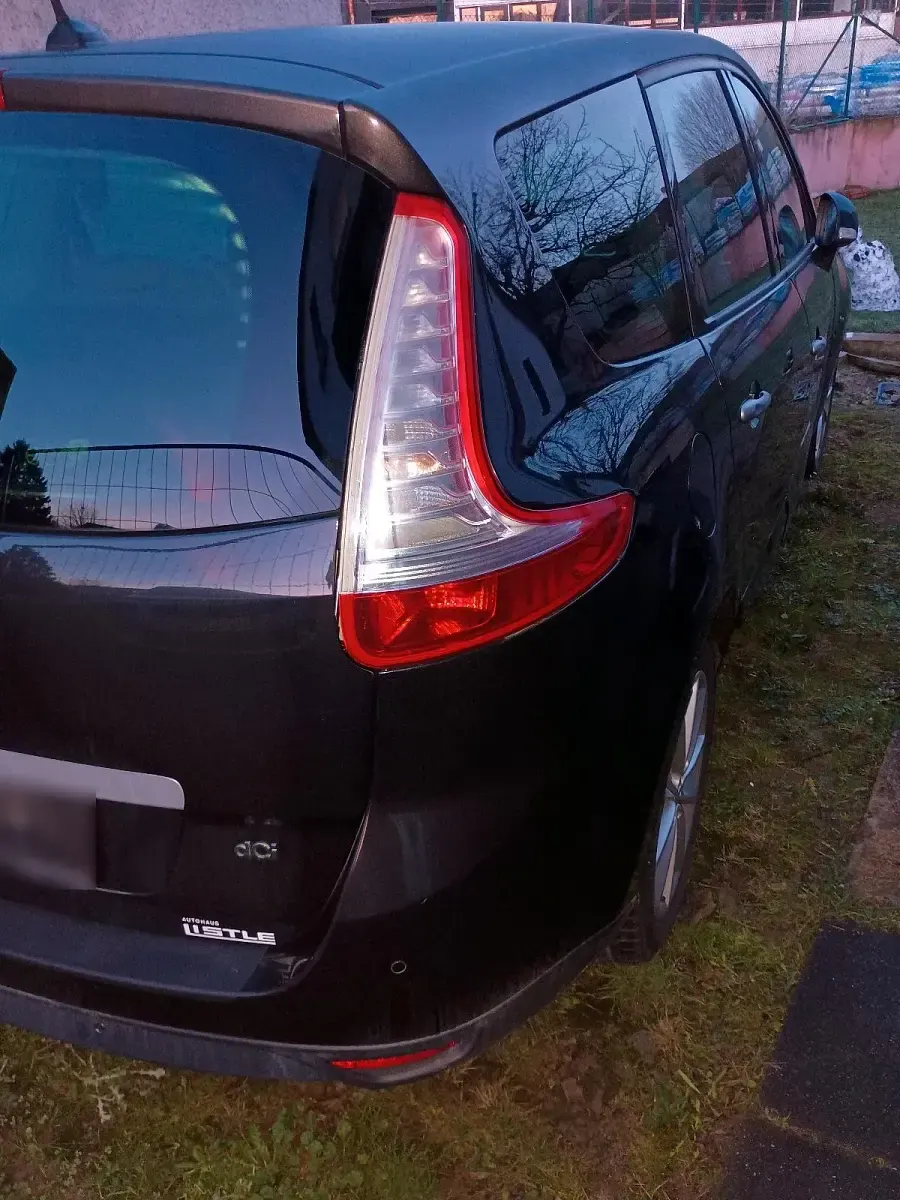 Gebraucht Renault Scénic III 130 PS (95 kW) 2010 Schwarz Van / Kleinbus