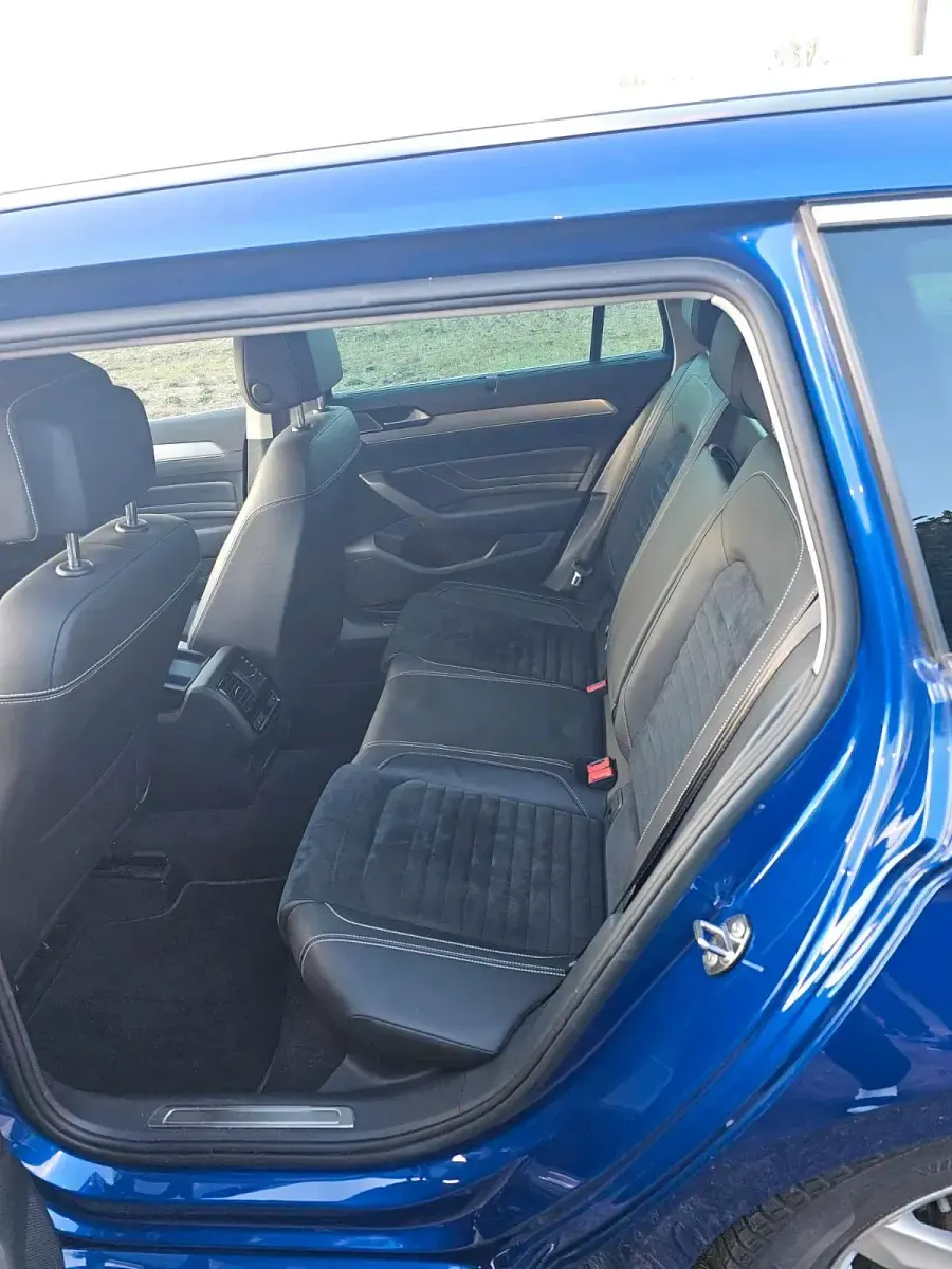 Gebraucht VW Passat Elegance 200 PS (147 kW) 2021 Blau Kombi
