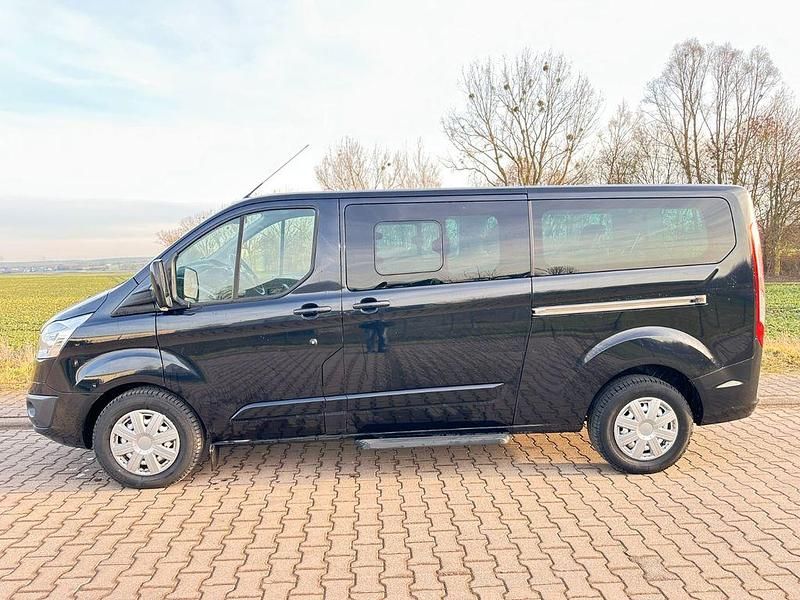 Schwarz Gebraucht 2015 Ford Tourneo Van / Kleinbus | 12.000 € (Guter Preis) - Bild 1/4