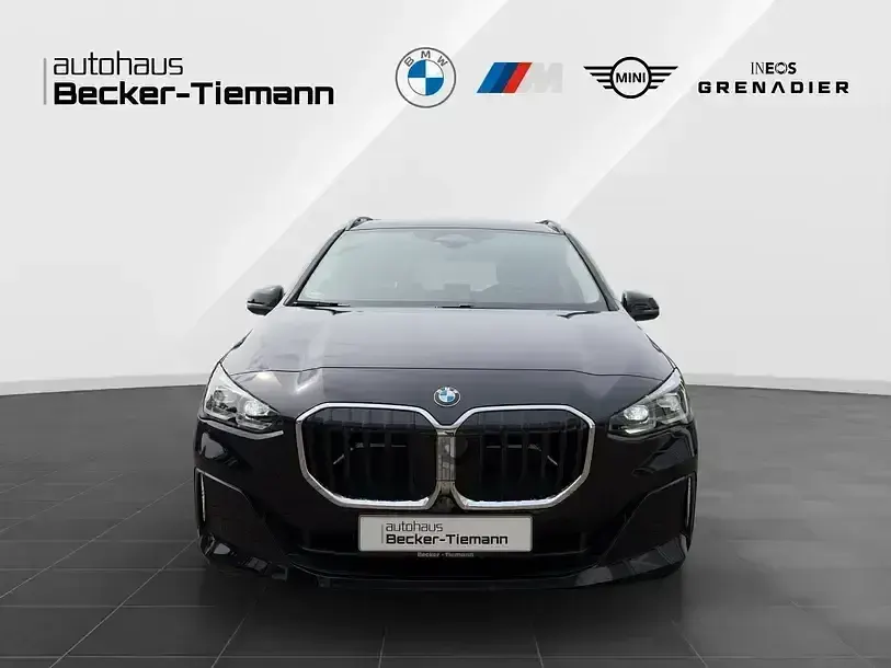 Gebraucht BMW 220 Active Tourer Efficient Dynamics 170 PS (125 kW) 2025 Schwarz Van / Kleinbus