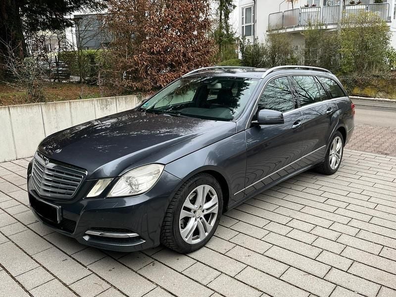 Grau Gebraucht 2012 Mercedes E220 Avantgarde Kombi | 4.400 € (Superpreis) - Bild 1/4