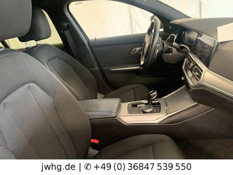 Gebraucht BMW 330e Advantage 252 PS (185 kW) 2020 Grau Limousine