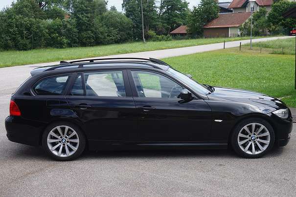 Gebraucht BMW 320 163 PS (119 kW) 2009 Schwarz metallic Kombi