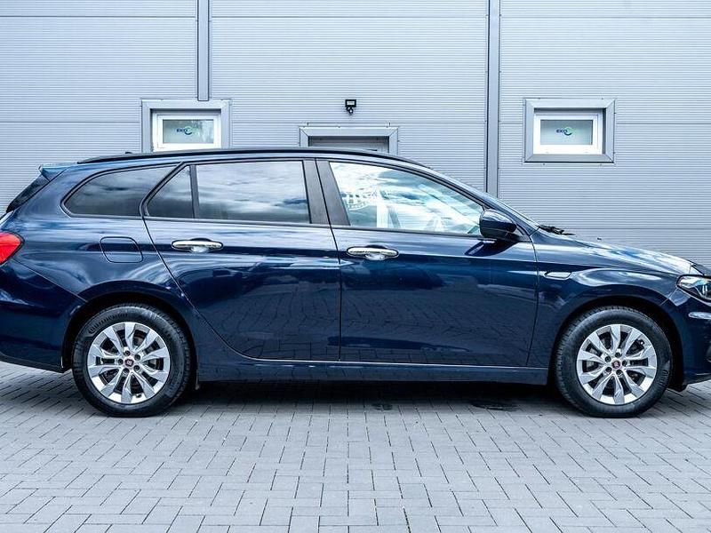 Gebraucht Fiat Tipo Easy 95 PS (69 kW) 2017 Colore esterno (new blu (vr71 Kombi