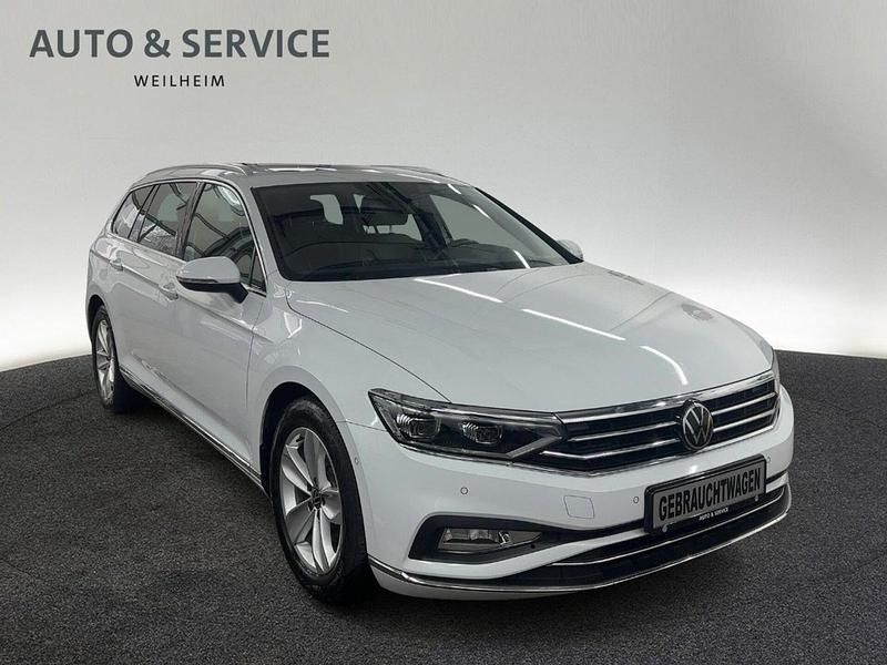 Gebraucht VW Passat Elegance 150 PS (110 kW) 2024 Weiß Kombi