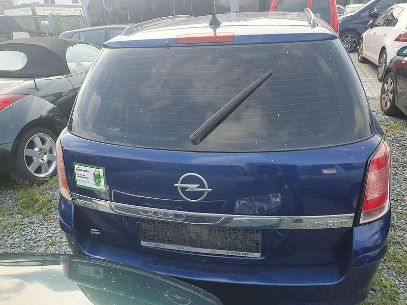 Gebraucht Opel Astra Edition 101 PS (74 kW) 2005 Ultrablau/blue Kombi