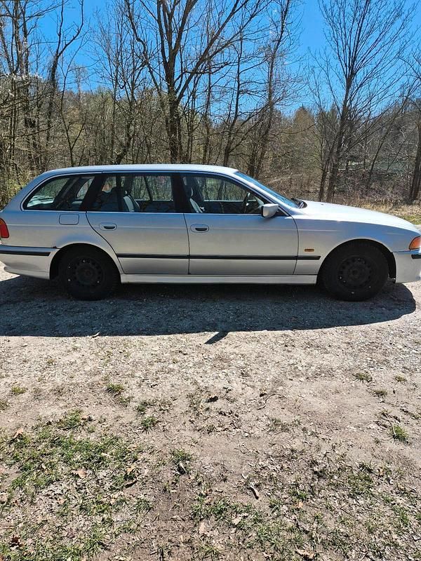 Gebraucht BMW 523 170 PS (125 kW) 1999 Silber Kombi