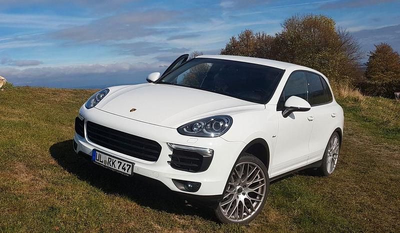 Weiß Gebraucht 2014 Porsche Cayenne SUV | 31.900 € (Teuer) - Bild 1/4