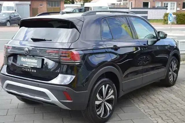 Gebraucht VW T-Cross Life 116 PS (85 kW) 2025 Deep black perleffekt (metallic) SUV