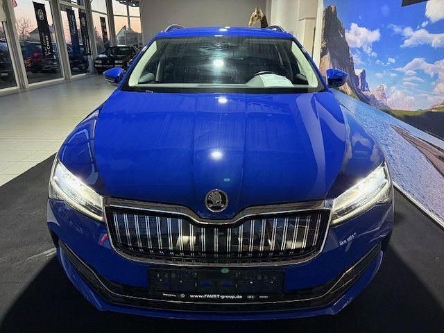 Gebraucht Skoda Superb Ambition 218 PS (160 kW) 2023 Blau Kombi
