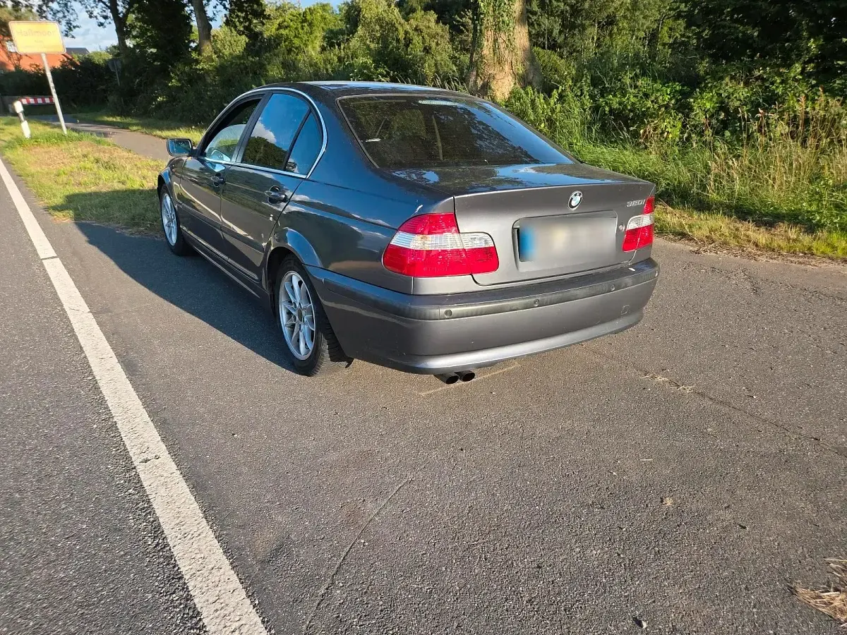 Gebraucht BMW 320 170 PS (125 kW) 2001 Grau Limousine