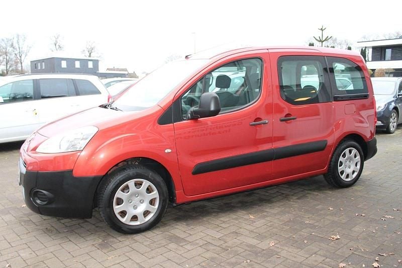 Gebraucht Peugeot Partner Tepee Tendance 90 PS (66 kW) 2010 Rot Van / Kleinbus