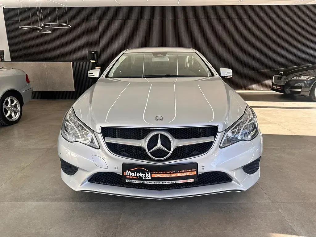 Gebraucht Mercedes E200 184 PS (135 kW) 2016 Iridiumsilber Coupé