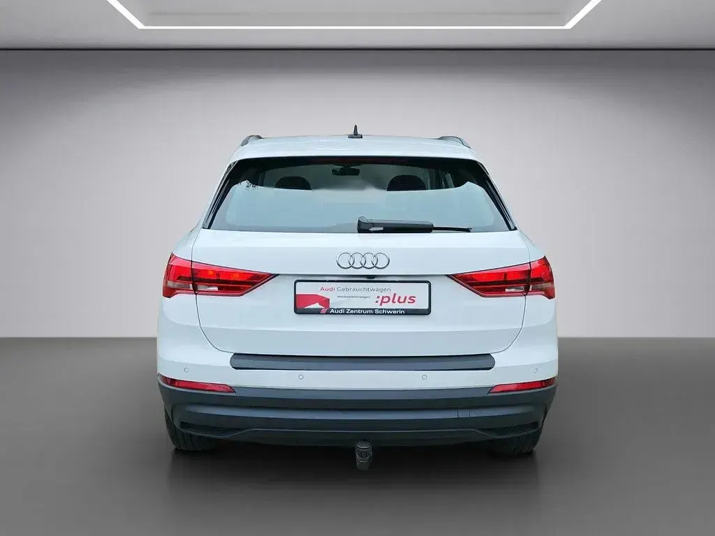 Gebraucht Audi Q3 Ambiente 150 PS (110 kW) 2021 Ibisweiß SUV