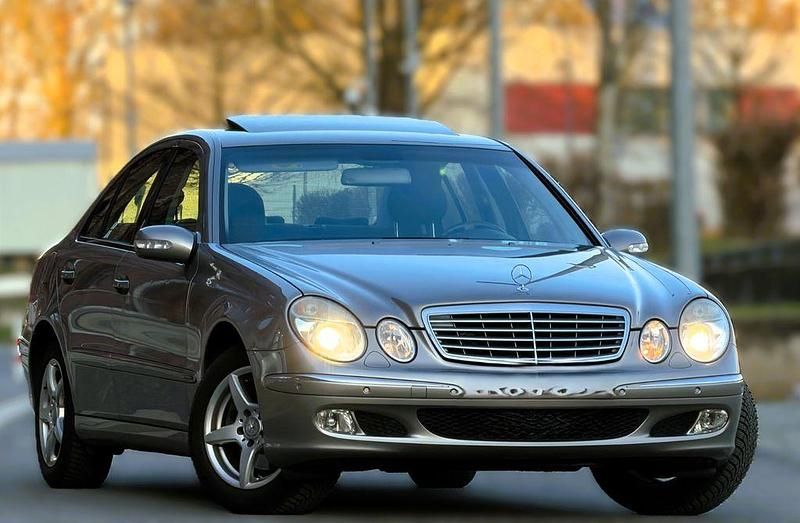 Gebraucht Mercedes E220 150 PS (110 kW) 2003 Silber Limousine