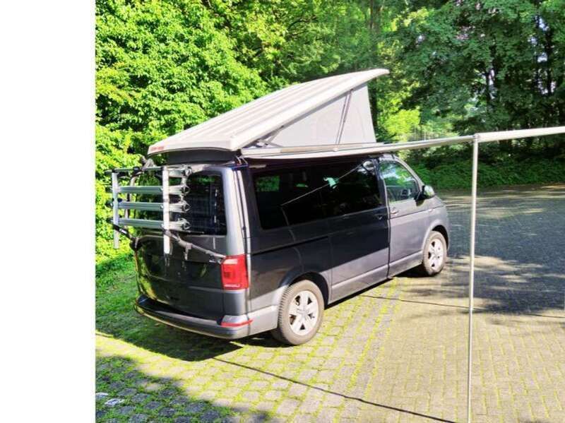 Grau Gebraucht 2016 VW T6 Comfortline Van | 32.500 € - Bild 1/4