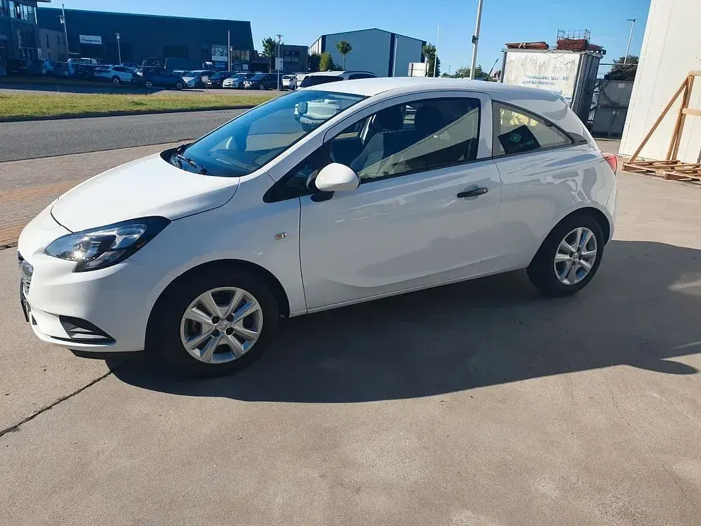 Gebraucht Opel Corsa Selection 69 PS (50 kW) 2017 Weiß Kleinwagen
