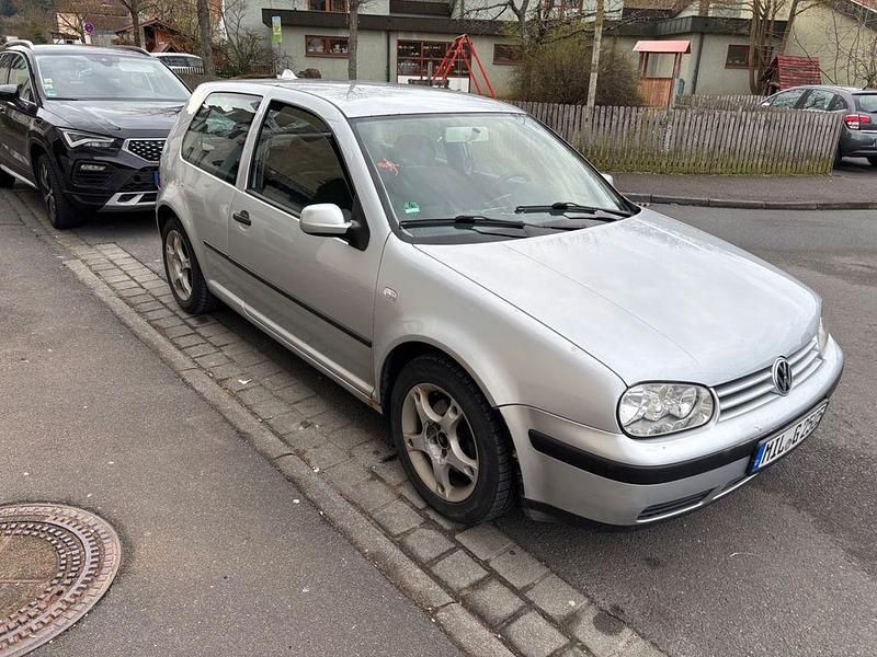 Gebraucht VW Golf IV Basis 101 PS (74 kW) 2002 Silber Limousine