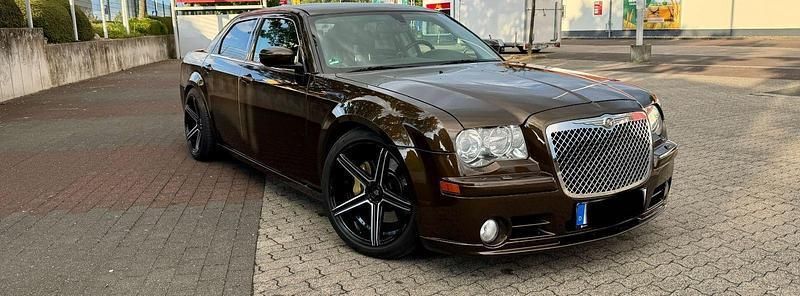 Braun Gebraucht 2006 Chrysler 300C Limousine | 14.499 € (Fairer Preis) - Bild 1/4