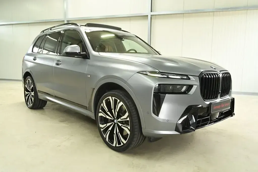 Gebraucht BMW X7 M Sport 352 PS (258 kW) 2025 Grau SUV