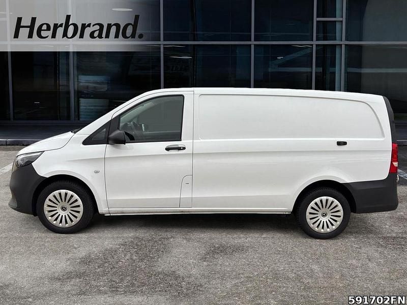 Second-hand Mercedes Vito 163 CP (119 kW) 2024 Alb Van